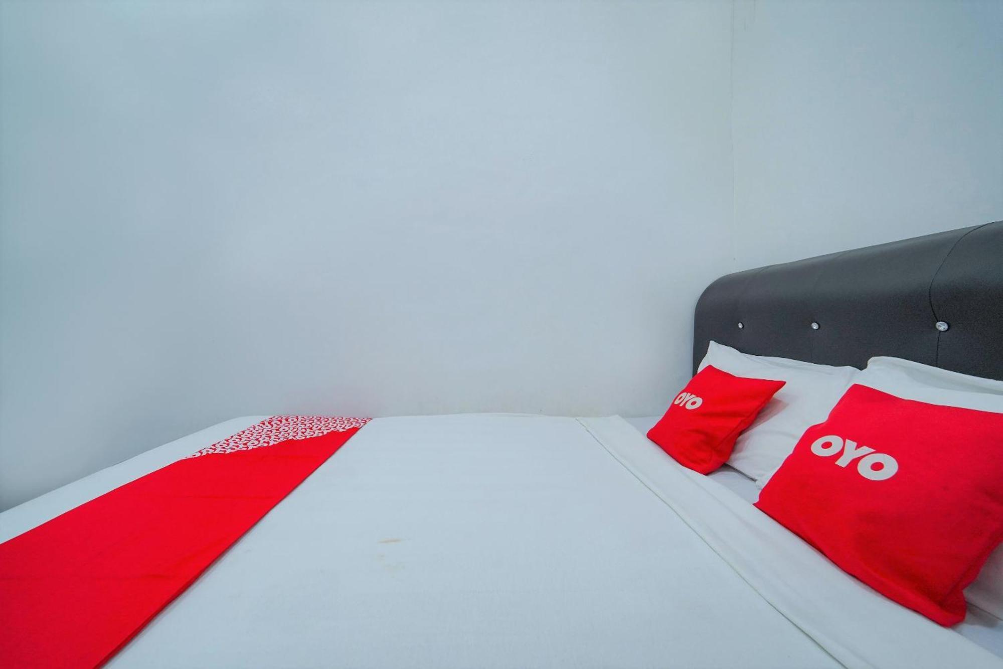 Hotel Oyo 89820 Sp Berlian 2*