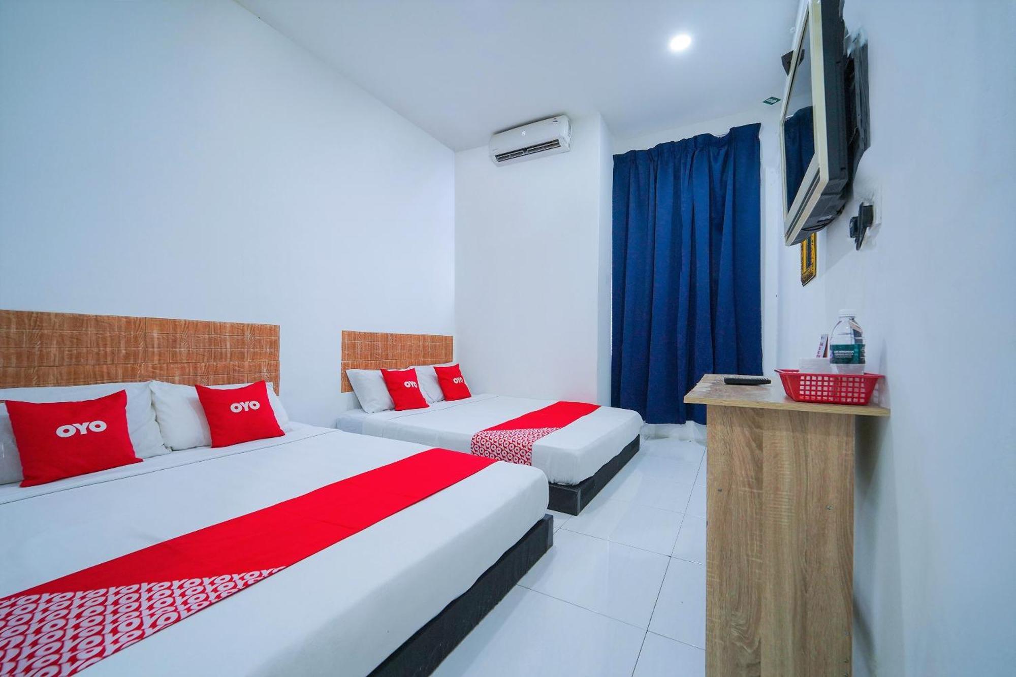 Oyo 89820 Sp Berlian Hotel 2*
